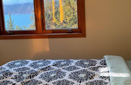 Shelter Cove Apartamento | Amazing Oceanview 2 bedroom Oceanfront! by OceanviewHotTubs Shelter Cove, CA Tesla EV Station