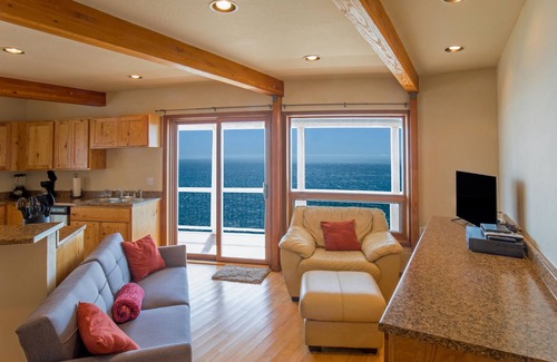 Shelter Cove Condominio | Amazing Oceanview! Private Hot Tub! Oceanfront! Shelter Cove, CA