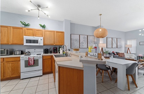 Kissimmee Casa | Amazing Patio, Hotel Style beds