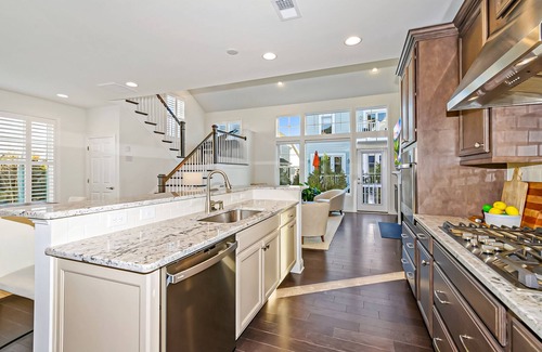Long Neck Casa | Amazing Peninsula retreat with pools, hot tubs, sports courts, & ample golfing