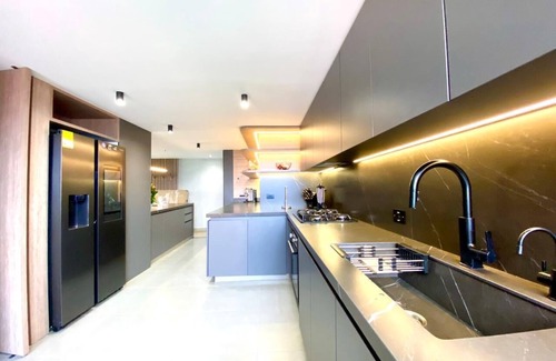 El Castillo Apartamento | Amazing PH in los Balsos