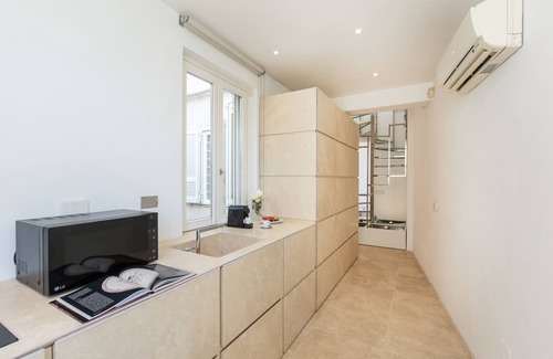 Rione III Colonna Apartamento | Amazing Piazza Venezia with Jacuzzi and terracesn