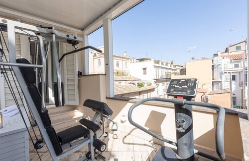 Rione III Colonna Apartamento | Amazing Piazza Venezia with Jacuzzi and terracesn