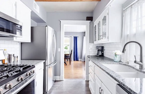 Countryside Casa | Amazing Plaza Location - Steps from new Whole Foods!