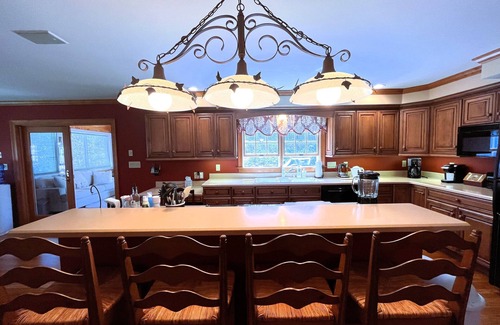 East Sandwich Casa | Amazing private 4 bdr 3.5 bth home. Private association beach,central AC,fire