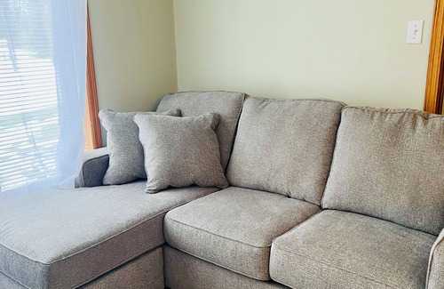 Lake Mills Apartamento | AMAZING!! Private Suite w Separate Entrance+Parking - 2-3 min walk to the Lake
