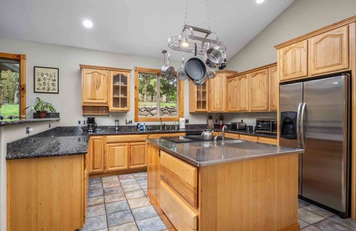 Yamhill Casa | Amazing Private Wine Country Retreat, Pet Friendly, Valley Views, Huge Game Room, BBQ, Wine Tasting