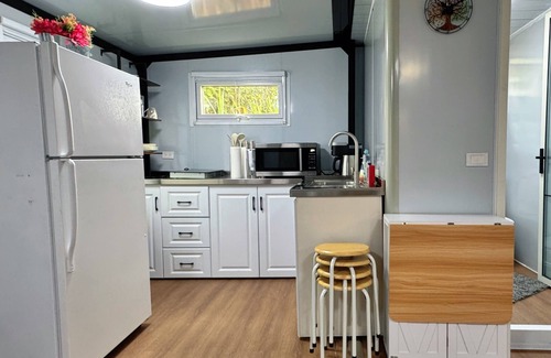Valinda Complejo | Amazing resort with AC in La Puente - 2 bedrooms container house