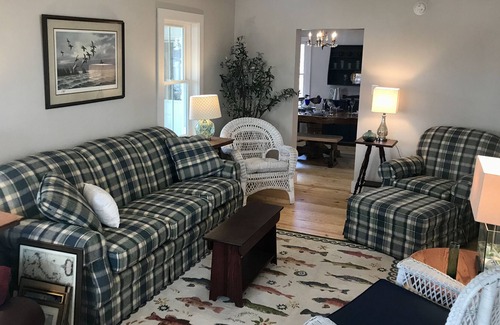 Wellesley Island Casa | Amazing Ship View American Narrows Remodeled House in Fineview
