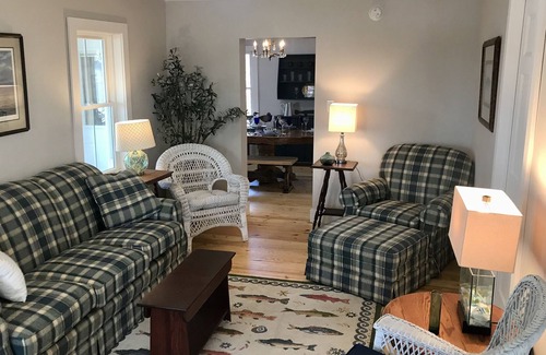 Wellesley Island Casa | Amazing Ship View American Narrows Remodeled House in Fineview