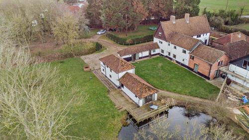 Hethel Casa | Amazing Spa Country House with Indoor Pool, Sauna and Steam Room