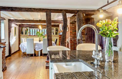Hethel Casa | Amazing Spa Country House with Indoor Pool, Sauna and Steam Room