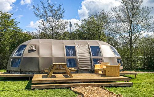 Hoogersmilde Otro | Amazing Stacaravan In Hoogersmilde