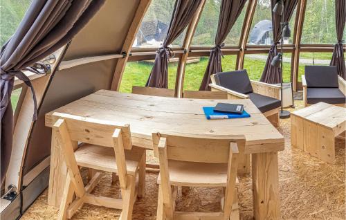 Hoogersmilde Otro | Amazing Stacaravan In Hoogersmilde