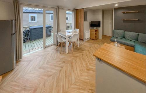 Lauwersoog Otro | Amazing Stacaravan In Lauwersoog