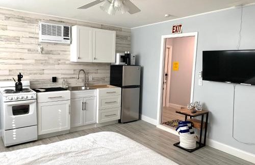 Singer Island Apartamento | AMAZING Studio Close to the Peanut Island!