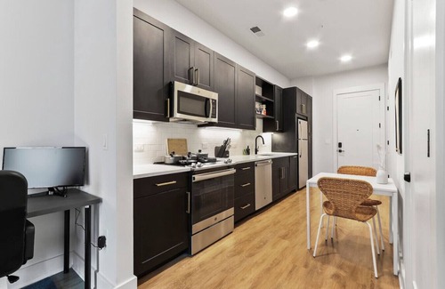 North Hyde Park Apartamento | Amazing Studio | King Suite | Pool & Gym!
