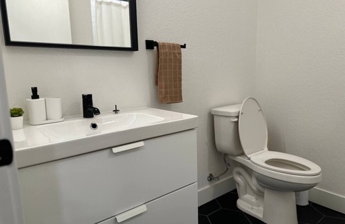West Colfax Apartamento | Amazing Studio near Sloans Lake