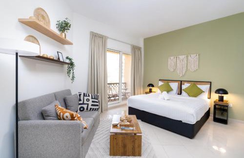 Bab Al Bahr Apartamento | Amazing Studio with Balcony & Beach access-RAK