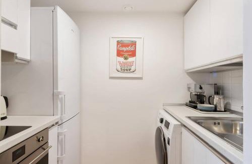 Tricolore Apartamento | Amazing studio with botanic touch in the Center