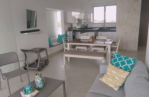 Chicxulub Puerto Apartamento | Oasis Beach Apartment Beach View