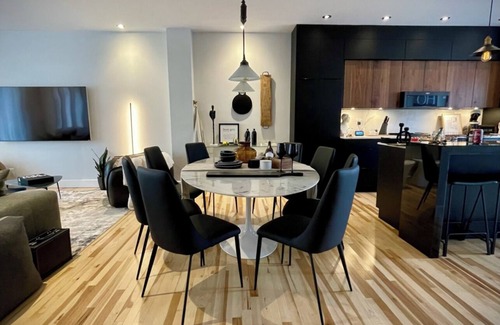 Villeray—Saint-Michel—Parc-Extension Apartamento | Amazing three bedroom two bathroom apartment and the heart of Villeray