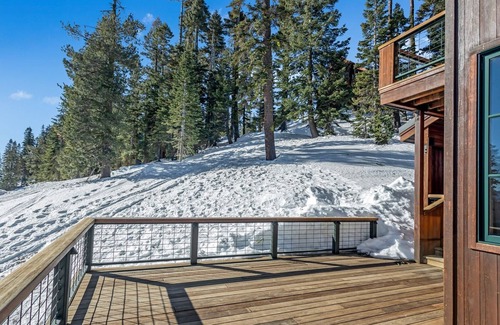 Bear Valley Casa | Amazing Three Story Cabin! Four Fireplaces, Private Hot Tub, Snowmobile Transportation Provided, Beautiful And Comfortable 4 Bedroom Home by Redawning
