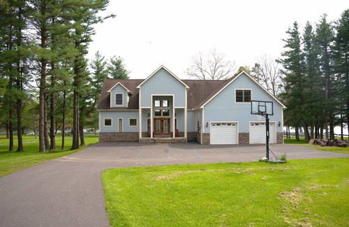 Swanton Casa | Amazing Unobstructed Views from Everywhere in this Huge Lakefront House