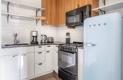 Uptown Apartamento | Amazing Uptown 1BR w/ Gym & Indoor Pool, nr L Red Line, by Blueground