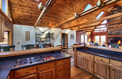 Londonderry Casa | Amazing Vermont Estate with 2 houses, 11 bedrooms, a pool, sauna, and gameroom!