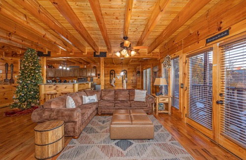 Pigeon Forge Cabina | Si está planeando una escapada, debe incluir Picture Perfect en sus planes. Esta cabaña es perfecta!