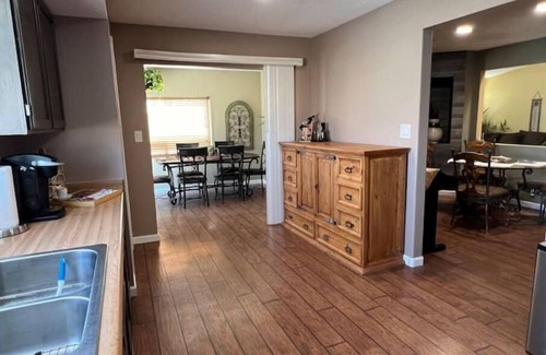 Rio Rancho Casa | AMAZING VIEW! Beautiful Luxury Home+Hot-Tub Patio