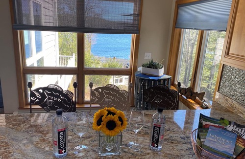 Alton Bay Casa | Amazing View~Hot Tub 2-bedroom house in enchanting Alton Bay~Lake Winnipesaukee