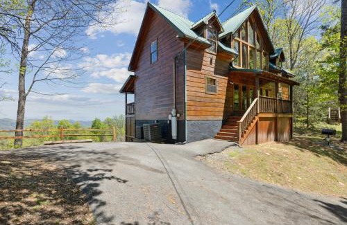 Gatlinburg - Pigeon Forge Casa | Amazing View Lodge, Your Ultimate 5-Bedroom Cabin Retreat in Sky Harbor Resort