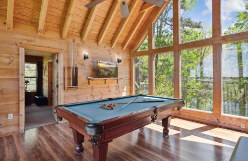 Gatlinburg - Pigeon Forge Casa | Amazing View Lodge, Your Ultimate 5-Bedroom Cabin Retreat in Sky Harbor Resort