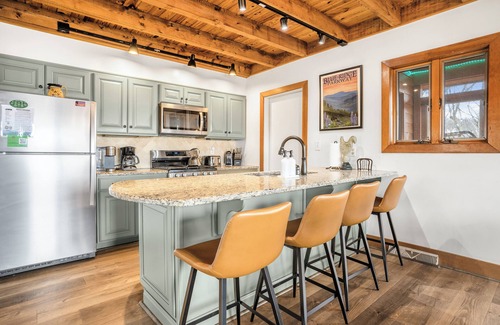 Nellysford Cabina | Amazing Views From 3 Decks! Hot Tub - Pool Table - Games - Grill - Gazebo - WIFI