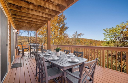 Nellysford Cabina | Amazing Views From 3 Decks! Hot Tub - Pool Table - Games - Grill - Gazebo - WIFI