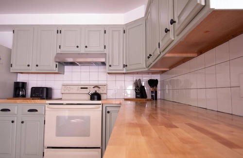 Waterbury Center Apartamento | Amazing View, Walk to lake, very Central, borders state park. NEWLY RENOVATED!
