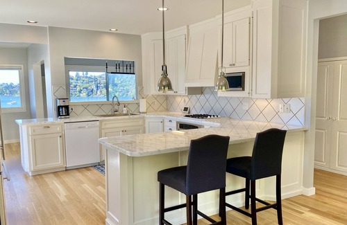 Belvedere Tiburon Casa | Amazing Views and Walkable to Downtown! Historic 3/2 Home, Sleeps 8