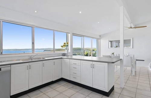 Killcare Heights Casa | Amazing views, whale watching and close to Bells