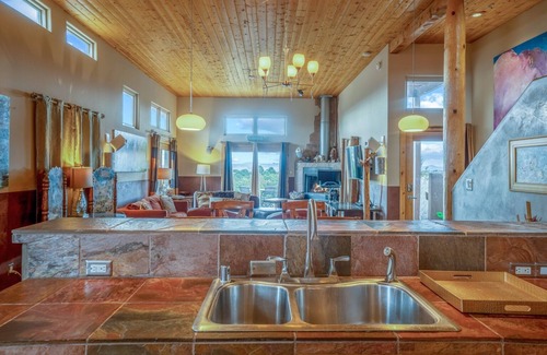 West Alameda Casa | INCREÍBLE $ 499 NT, 4 DORMITORIOS, COCINA GORMET, TINA CALIENTE! DUERME HASTA 1O