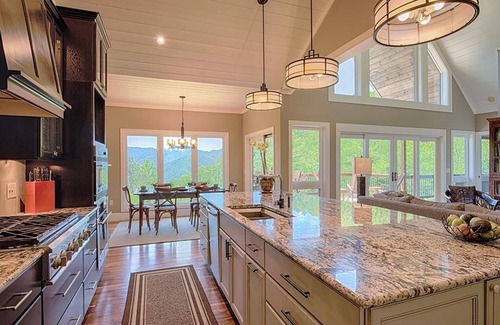 Cataloochee Ranch Casa | Amazing VIEWS! Hot Tub, WIFI, Fire Pit, 12' Shuffleboard table! Chef's kitchen.