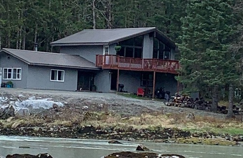 Juneau Casa | Impresionantes vistas del río y las montañas
