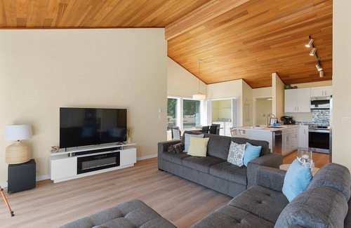 Long Beach Casa | Amazing Views, Private, Fenced Yard, Pets Ok - On the Bay