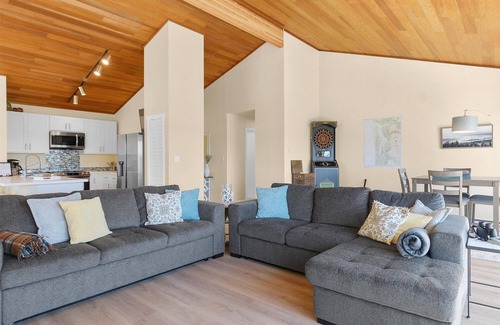 Long Beach Casa | Amazing Views, Private, Fenced Yard, Pets Ok - On the Bay