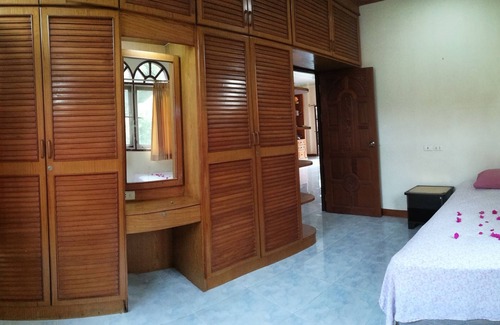 Rawai Villa | Increíble villa, 3 dormitorios, 2 baños, 120 metros cuadrados luminosos, aparcamiento en el jardín, playa de 5 minutos