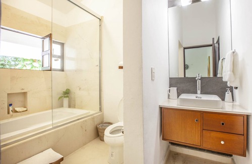 Playa Playacar Villa | Increíble "Villa Dorada" ¡Junto a la playa con piscina privada y Wifi gratis!