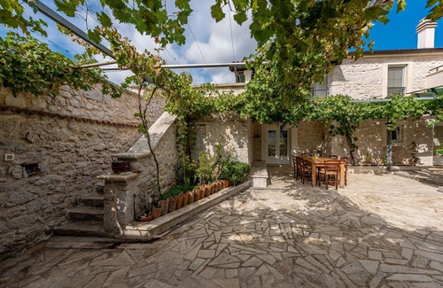 Benkovac Villa | Amazing villa Torine, 14 persons, 7 bedrooms, pool, garden, ECO, billiards