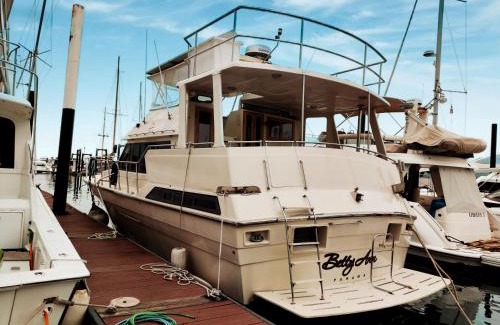 Amador Alquiler De Eote | Amazing Vintage Yacht in the best area of Panama!