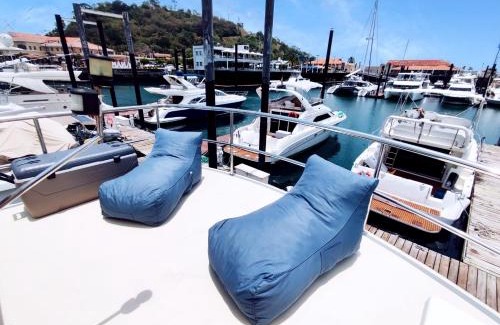 Amador Alquiler De Eote | Amazing Vintage Yacht in the best area of Panama!